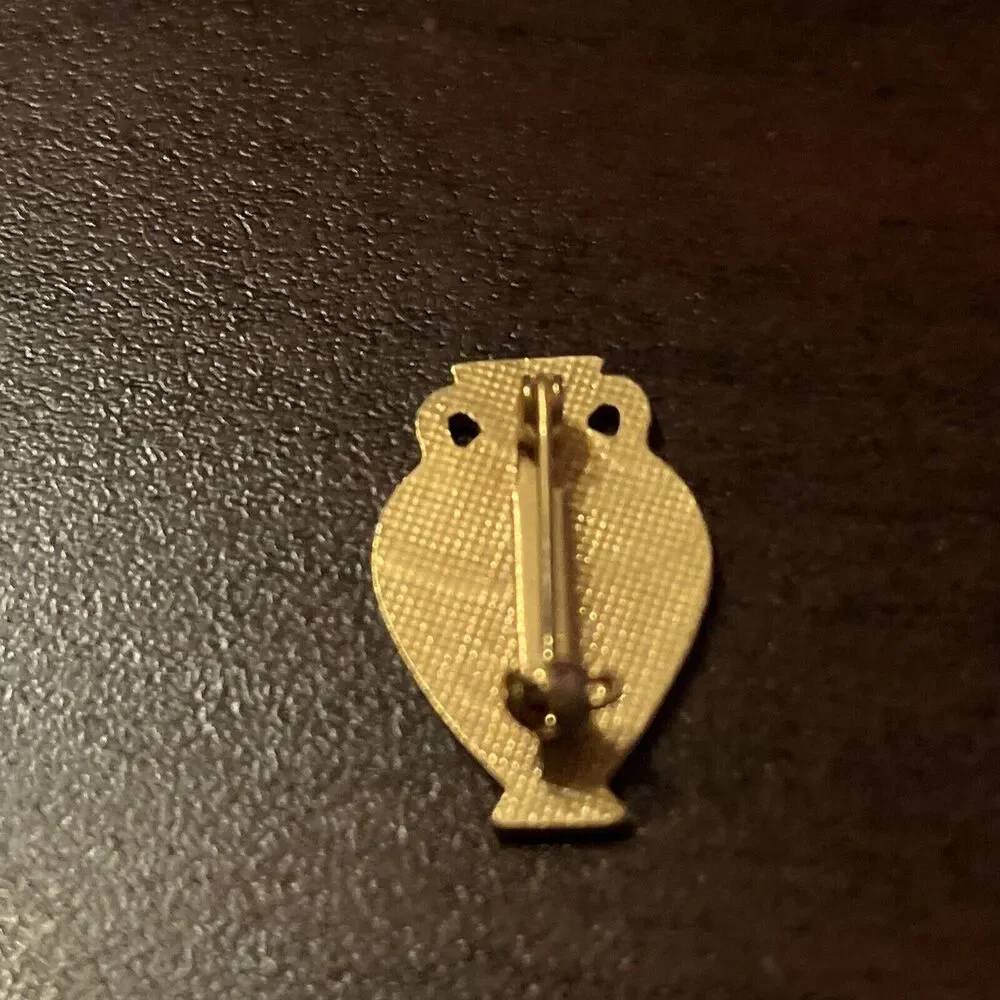 Vintage Olympia Award Ancient‎ Greece Vase Lapel Hat Pin